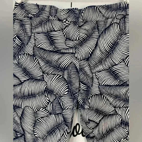 Ann Taylor Leaf Botanical Cropped Pants - Picture 2 of 9